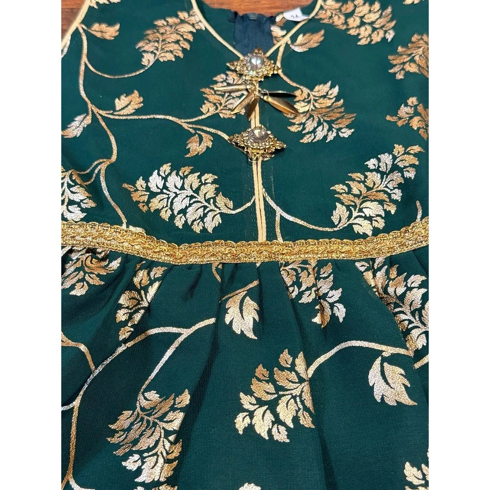 Whimsy Emerald green & gold 2 piece outfit. Photo shoot. Client closet. Sz 6/7.